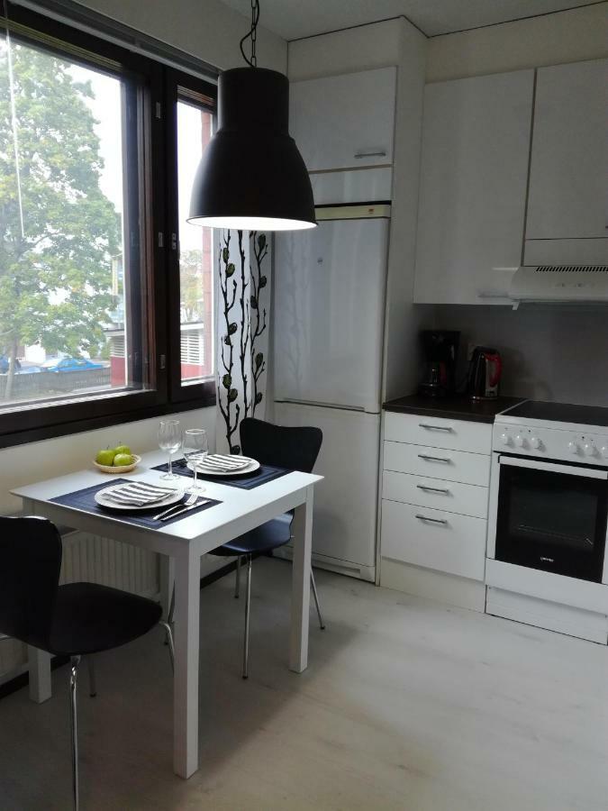 A Lovely One-Room Apartment Near The City Centre. Vaasa Buitenkant foto